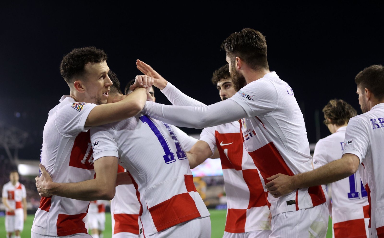 荷甲赛程吃紧；浙江稠州今晨刷新队史纪录；质疑声仍在；赛季目标并未改变的简单介绍