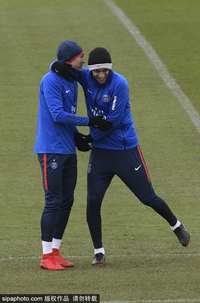 包含精彩发挥引发热议上海久事队长鼓劲备战法国杯，媒体一致点评：集结日休斯敦火箭备战国王杯的词条